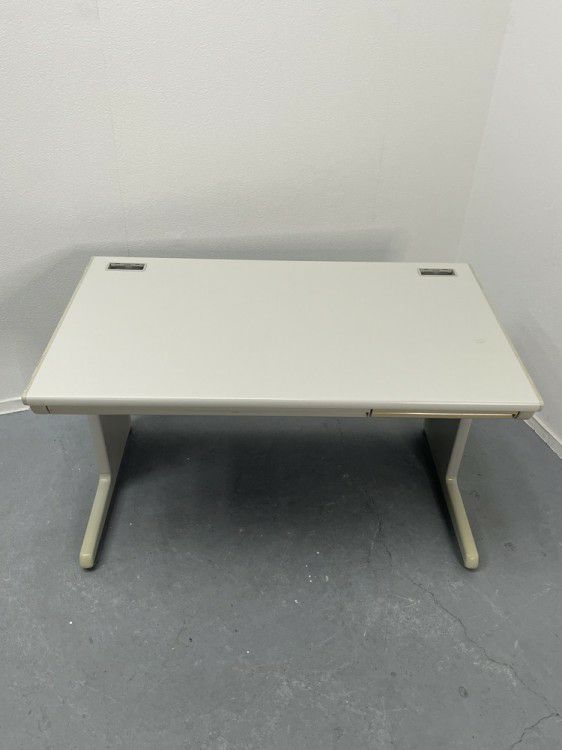 オカムラSDシリーズ 1200平デスク 商品画像4