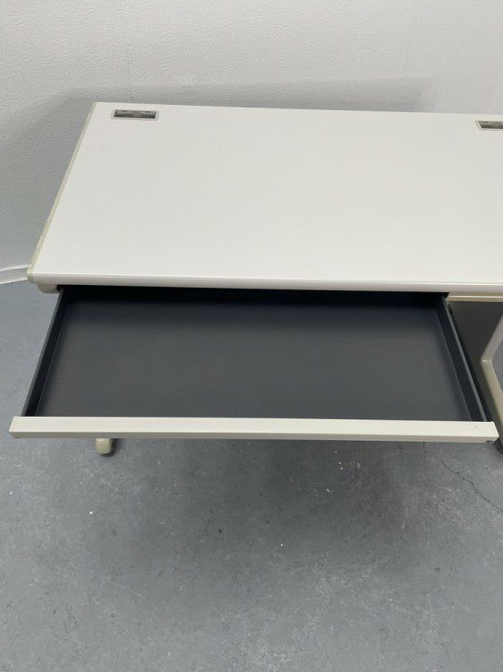 オカムラSDシリーズ 1200平デスク 商品画像11