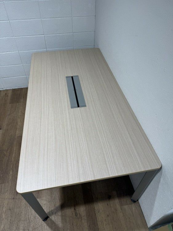 イトーキDEシリーズ ミーティングテーブル 商品画像2