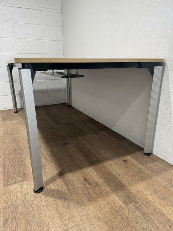 イトーキDEシリーズ ミーティングテーブル 商品画像4