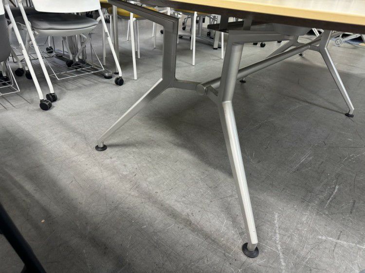 イトーキDDシリーズ 3200ミーティングテーブル 商品画像7