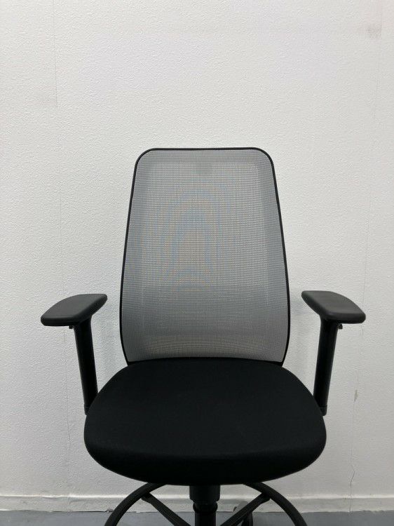 スチールケースパーソナリティシリーズ 肘付パーソナリティチェア 商品画像2