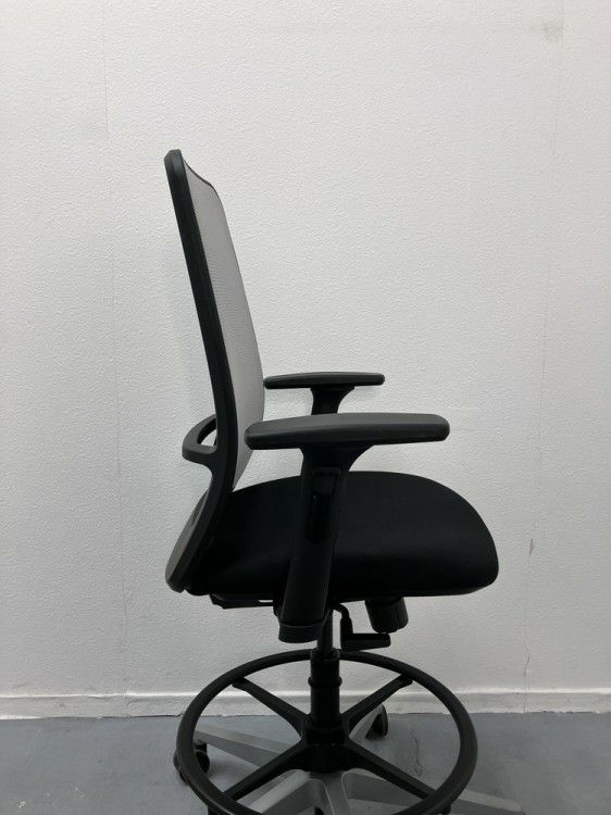 スチールケースパーソナリティシリーズ 肘付パーソナリティチェア 商品画像3