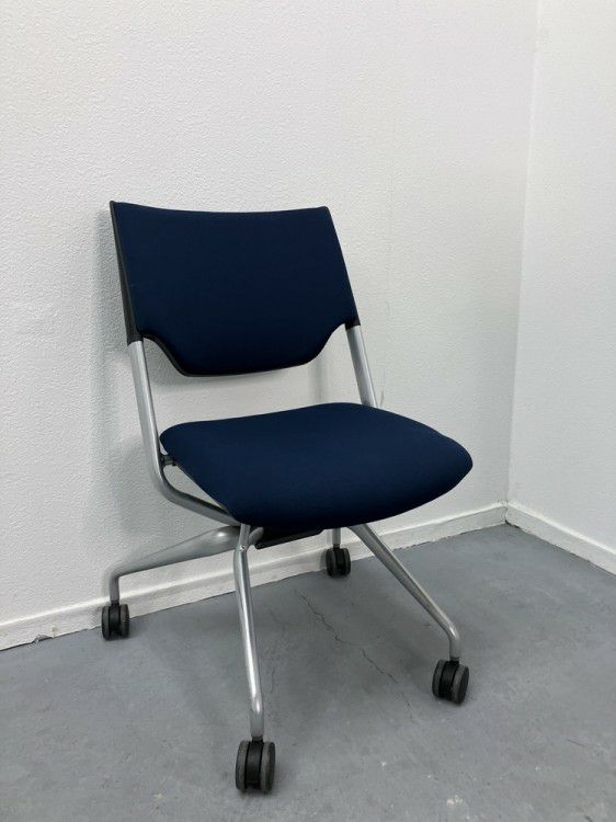 イトーキレクシブチェア 商品画像1