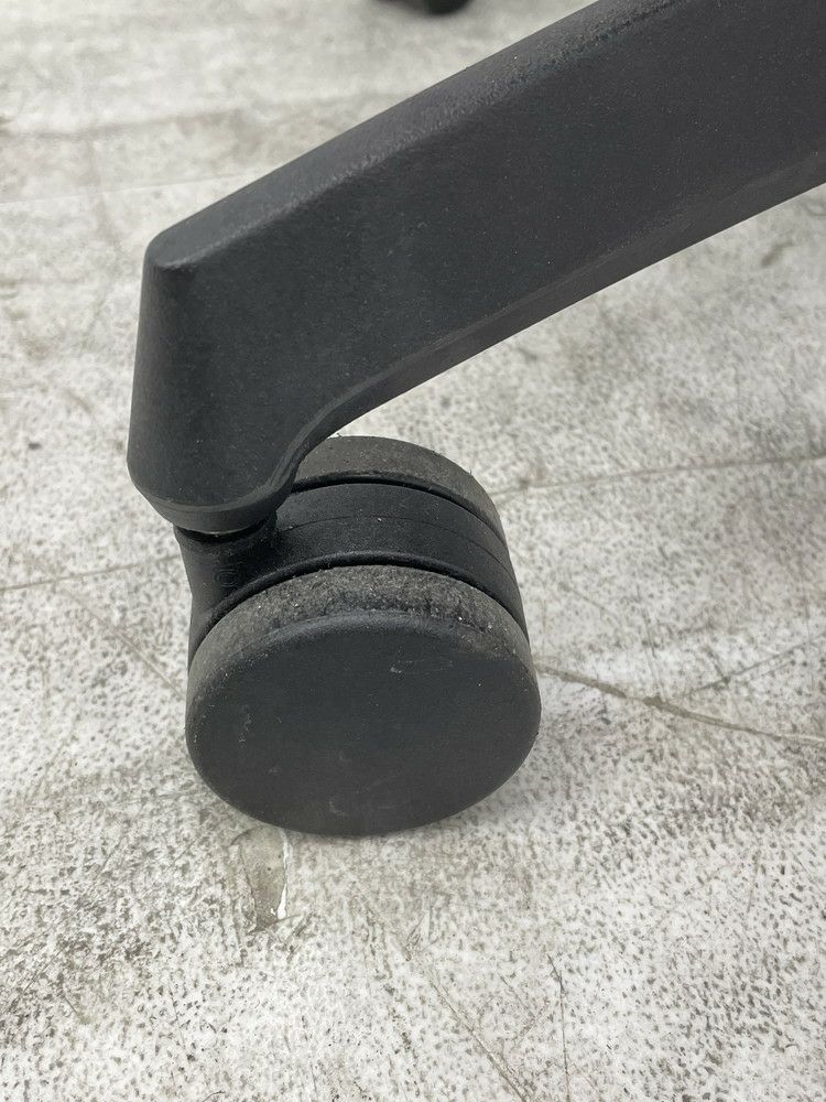 コクヨing(イング)チェア 肘付イングチェア 商品画像11