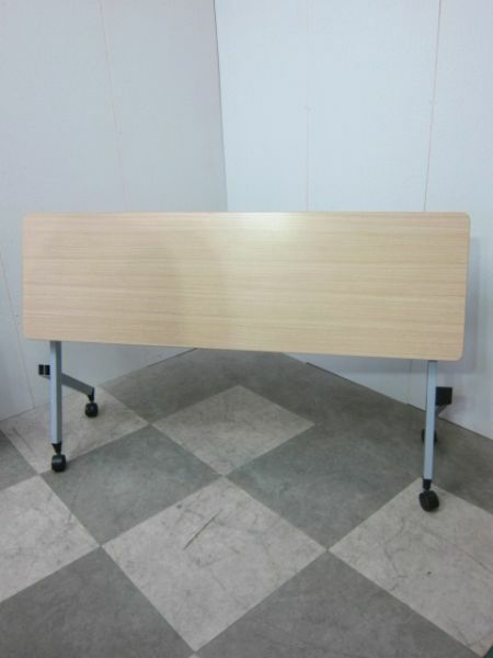 イトーキHXシリーズ 1500サイドスタックテーブル 商品画像1