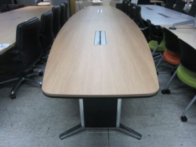オカムラ 4800ボート型ミーティングテーブル