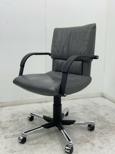 ヴィトラ 肘付フィグラチェア