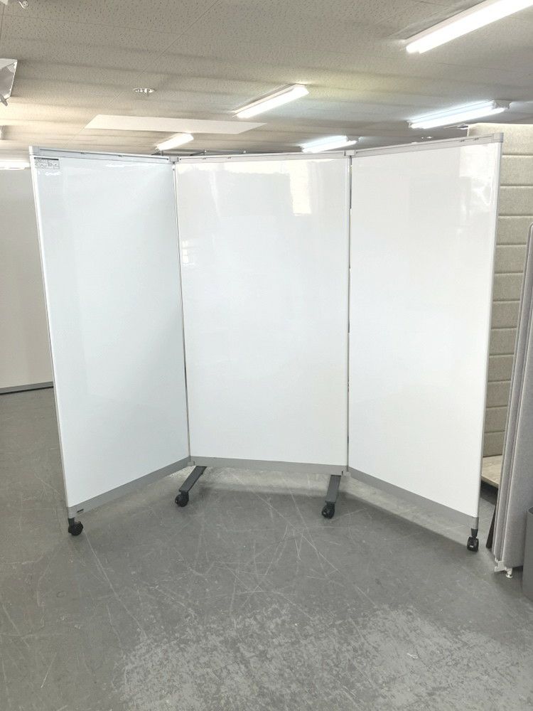コクヨ3連折畳ホワイトボードパーテーション 商品画像1