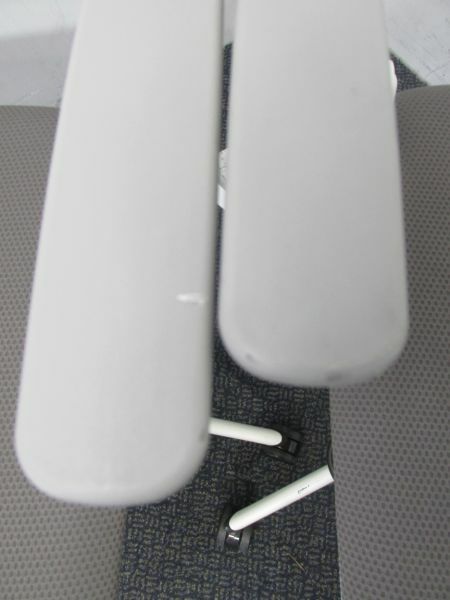 オカムラRuna(ルナ)シリーズ 肘付ルナチェア 商品画像5