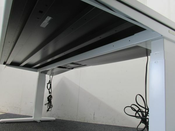 オカムラ電動昇降式1750平デスク 商品画像8