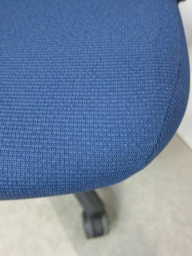 ライオンVersal(バーサル)シリーズ ハンガー付肘付きバーサルチェア 商品画像7