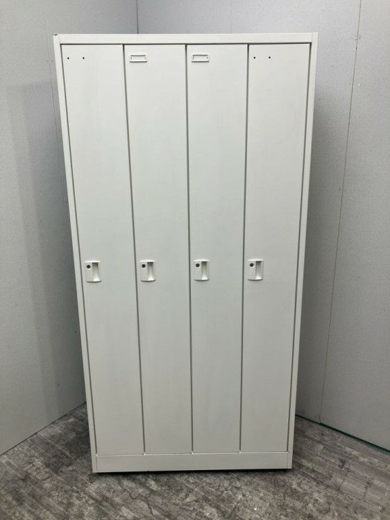 オカムラ4人用ロッカー 商品画像1