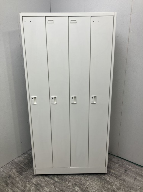 オカムラ4人用ロッカー 商品画像1