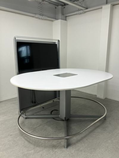 スチールケースメディアスケープシリーズ 2140ハイテーブル+50インチディスプレイセット 商品画像1