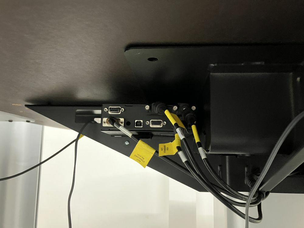 スチールケースメディアスケープシリーズ 2140ハイテーブル+50インチディスプレイセット 商品画像8