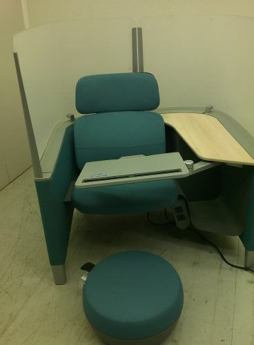 スチールケースブロディシリーズ ラウンジブース+スツールセット 商品画像1