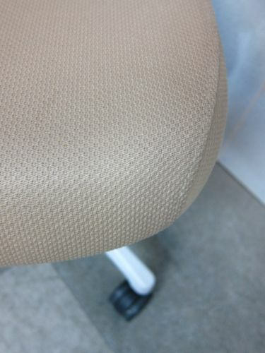 イトーキノート(nort)チェア 可動肘付ノートチェア 商品画像7