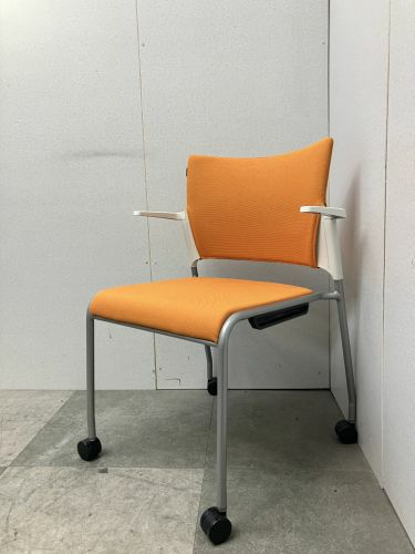 オカムラ レーテシリーズ スタッキングチェア