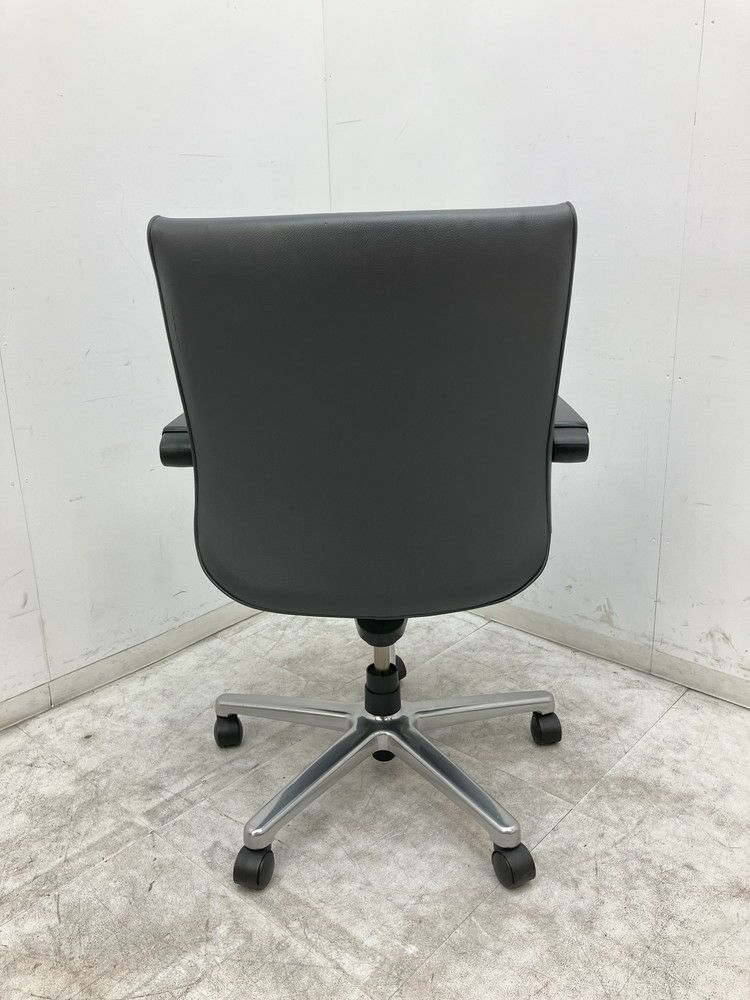 オカムラ肘付マネージメントチェア 商品画像4