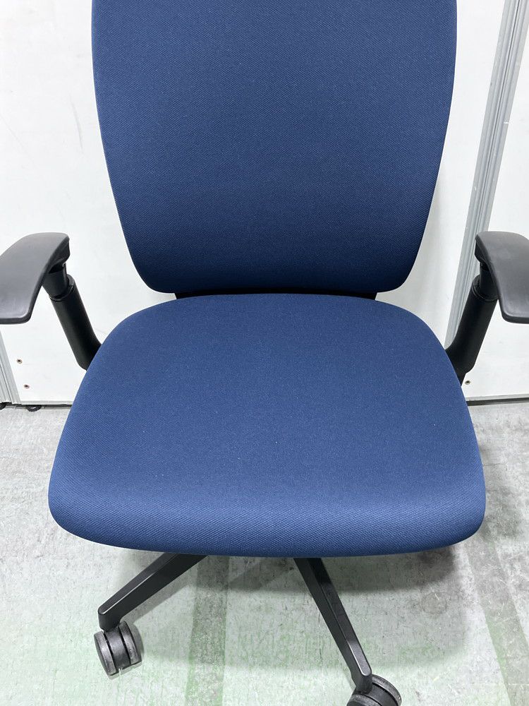 イトーキ可動肘付フルゴチェア 商品画像9