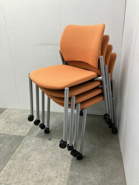 オカムラ8147シリーズ キャスター付きスタッキングチェア 商品画像9