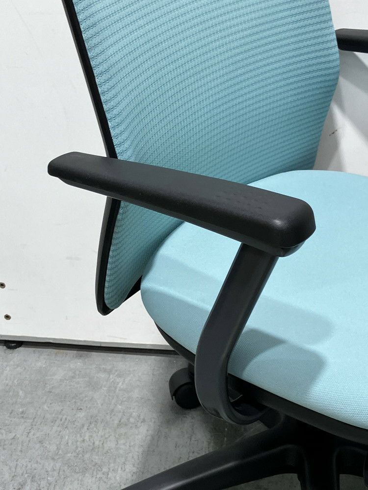 ウチダ（内田洋行）エニーザ（Anyza）チェア 固定肘付エニーザチェア 商品画像9