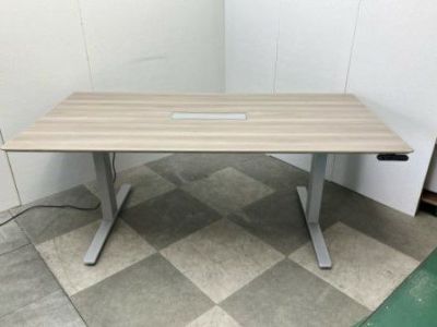 オカムラ スイフトシリーズ 電動昇降式1800ミーティングテーブル