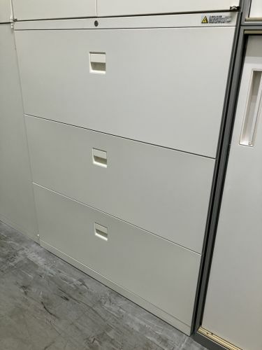 オカムラSAデュオラインシリーズ 3段ラテラル・両開き上下書庫 商品画像3