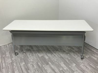 コクヨ 1800サイドスタックテーブル