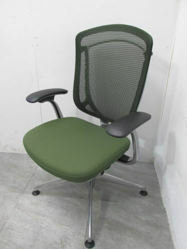 オカムラ 固定肘付コンテッサセコンダチェア