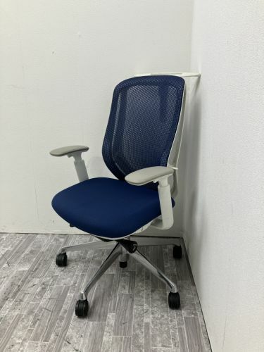 オカムラ 可動肘付シルフィーチェア