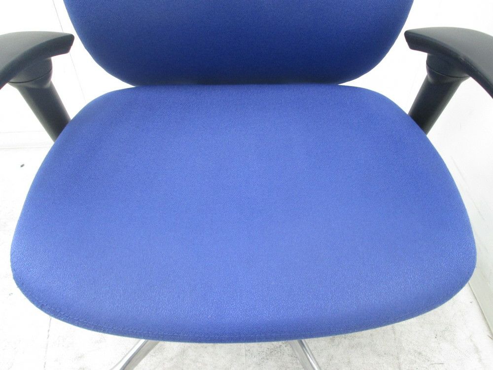 オカムラZephyr(ゼファー)シリーズ 可動肘付ゼファ―チェア 商品画像8