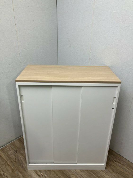 イトーキeSキャビネット(エスキャビネット)シリーズ 天板付き3扉スライド書庫 商品画像2