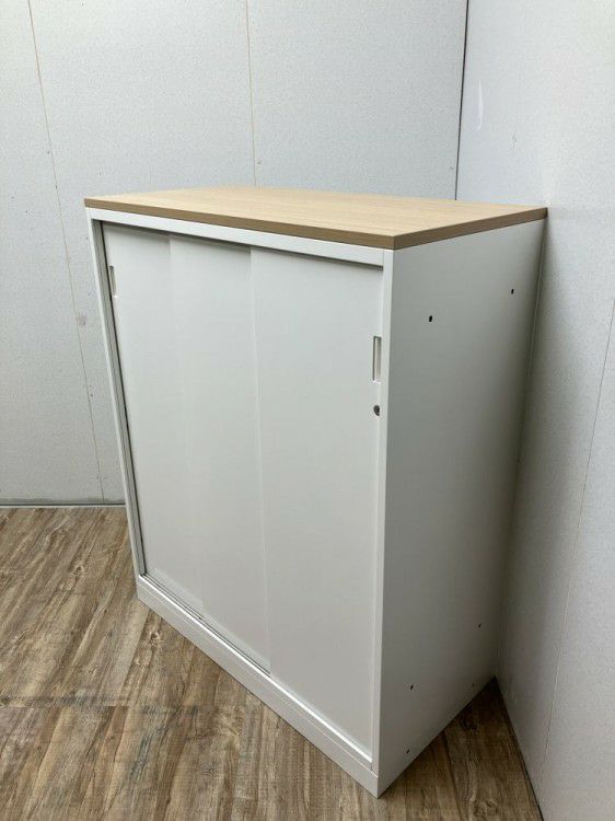 イトーキeSキャビネット(エスキャビネット)シリーズ 天板付き3扉スライド書庫 商品画像3