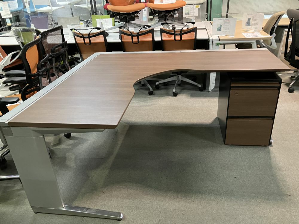 オカムラPROSTAGE CREST(プロステージクレスト)シリーズ 1800L型デスク 商品画像3