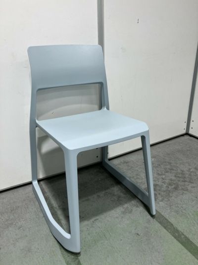 Vitra（ヴィトラ）Tip Ton（ティプトン） スタッキングチェア 商品画像1