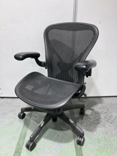 HermanMiller（ハーマンミラー）アーロンチェア 可動肘付アーロンチェア 商品画像1