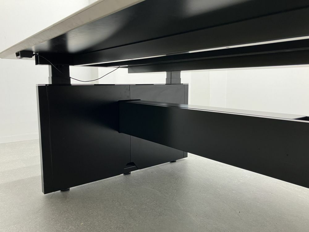 オカムラSwift(スイフト)シリーズ 電動昇降式3600ミーティングテーブル 商品画像8