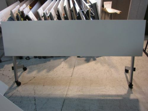 ウチダ（内田洋行）プラッテ（PLATTE）シリーズ 1800サイドスタックテーブル 商品画像1