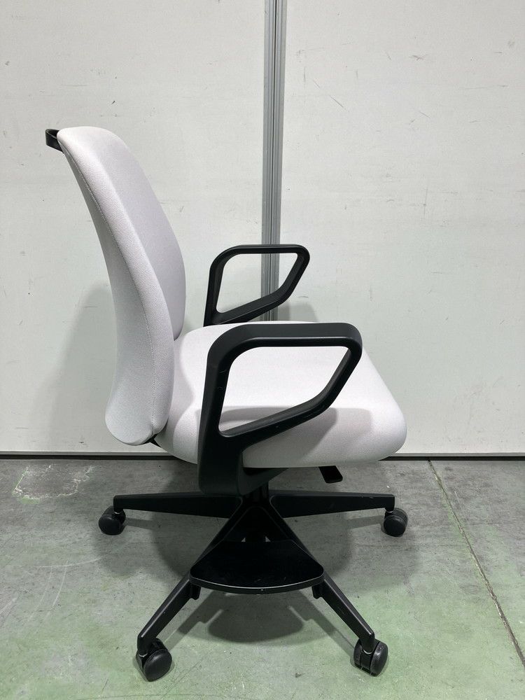 コクヨ固定肘付エルアチェア 商品画像5