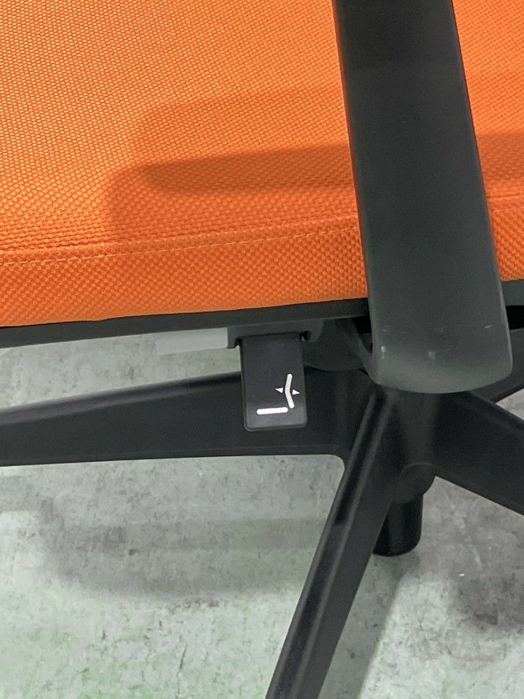 コクヨBezel(ベゼル)チェア 固定肘付ベゼルチェア　　 商品画像12