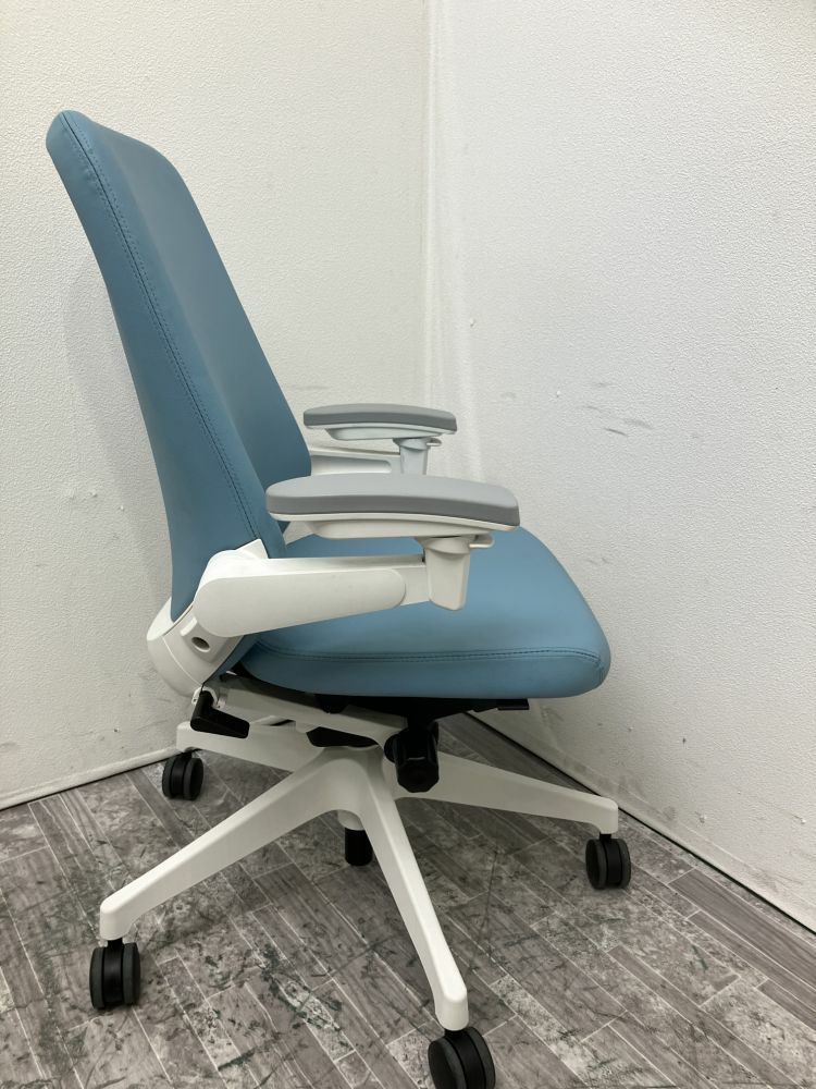 イトーキ可動肘付ノートチェア 商品画像4