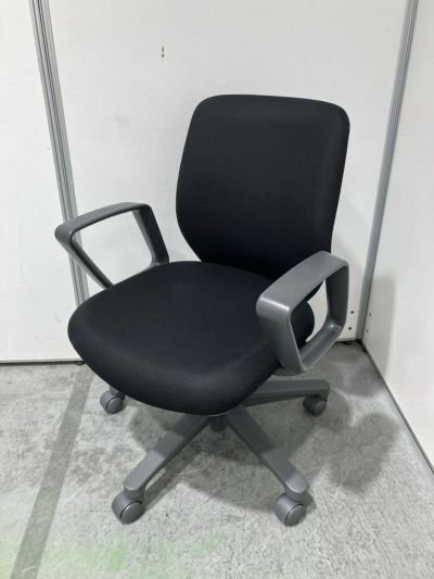 コクヨ 固定肘付セディスタチェア