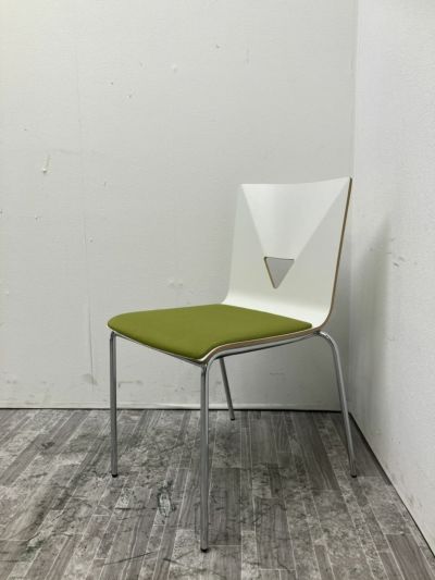 ウチダ スタッキングチェア