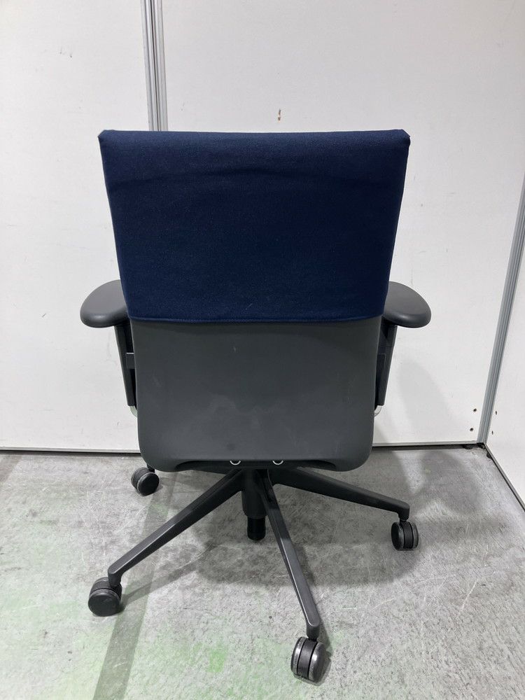 Vitra（ヴィトラ）可動肘付IDソフトチェア 商品画像4