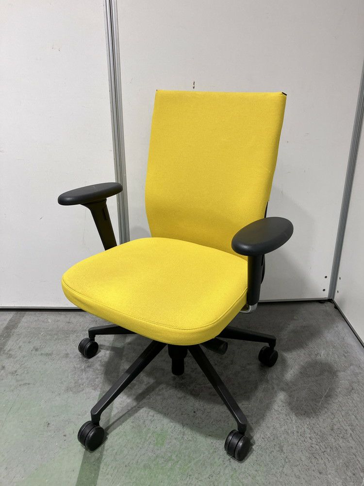 Vitra（ヴィトラ）可動肘付IDソフトチェア 商品画像1