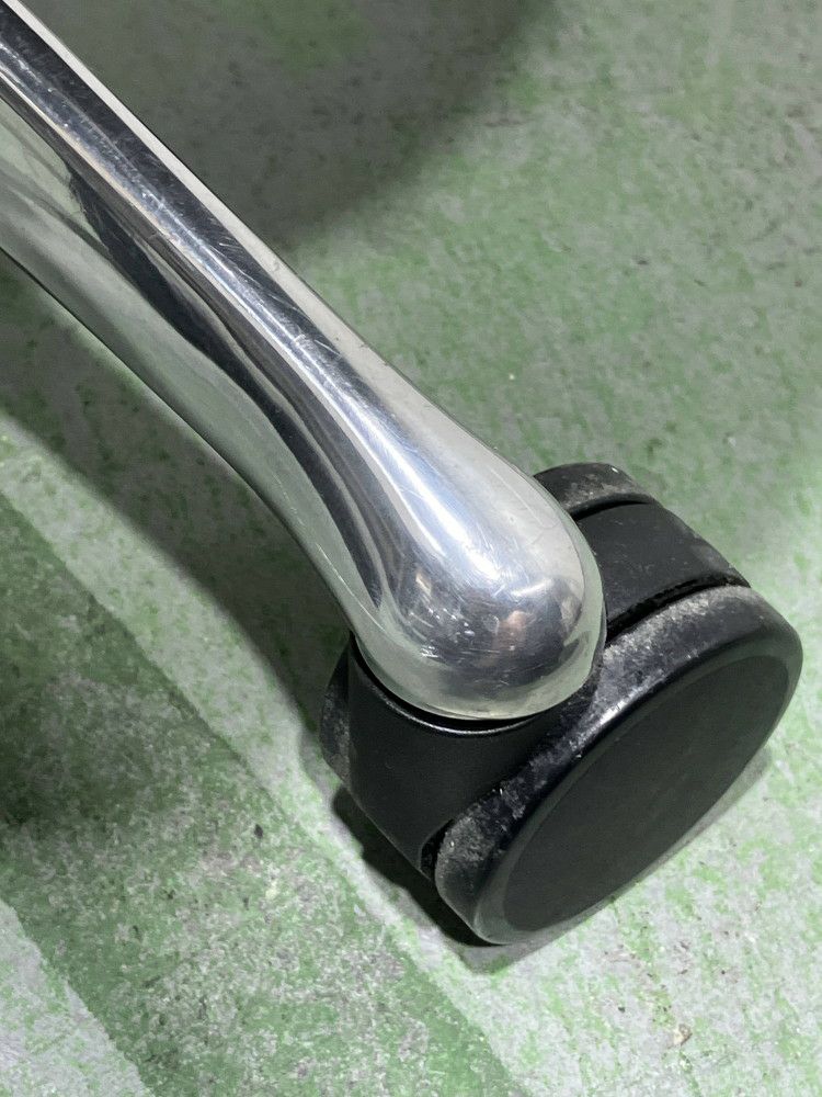 オカムラ可動肘付コンテッサチェア 商品画像22