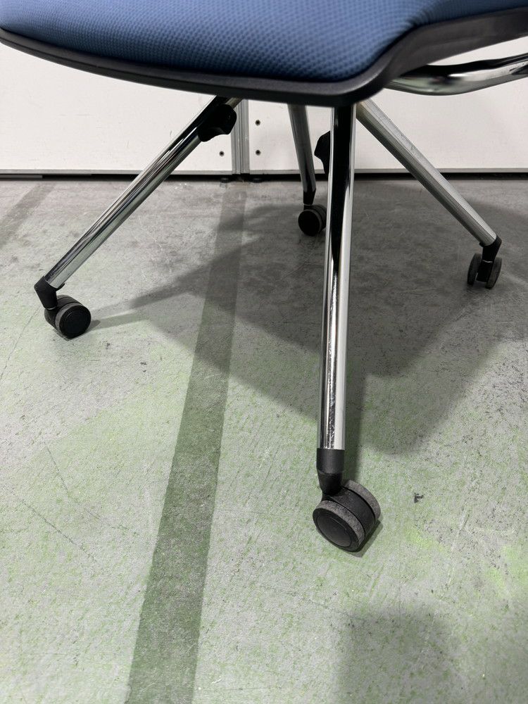 オカムラクリールシリーズ ネスティングチェア 商品画像5