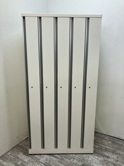 オカムラ 5人用ロッカー